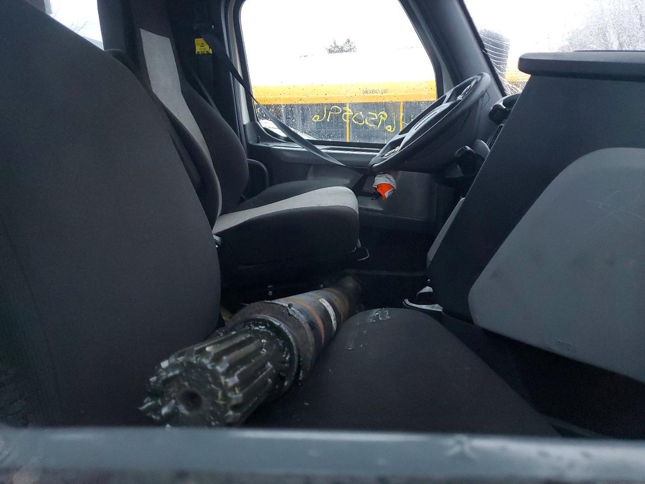 2021 Freigliner 2021 Freightliner Cascadia 126 Semi Truck