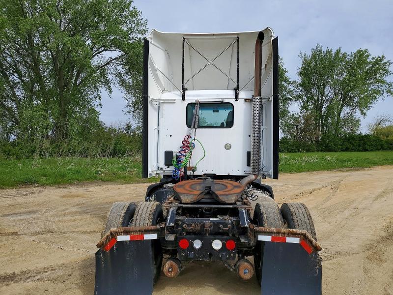 2016 Kenworth T680 Semi Truck
