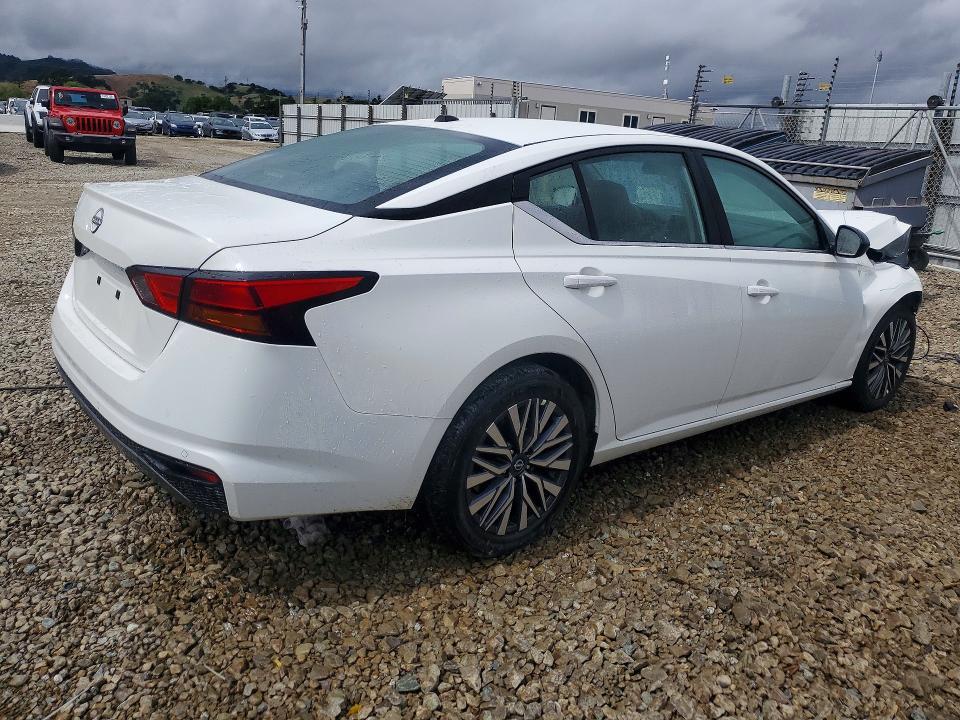 2026 Nissan Altima sv