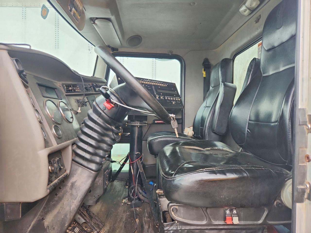 2020 Kenworth Construction T370