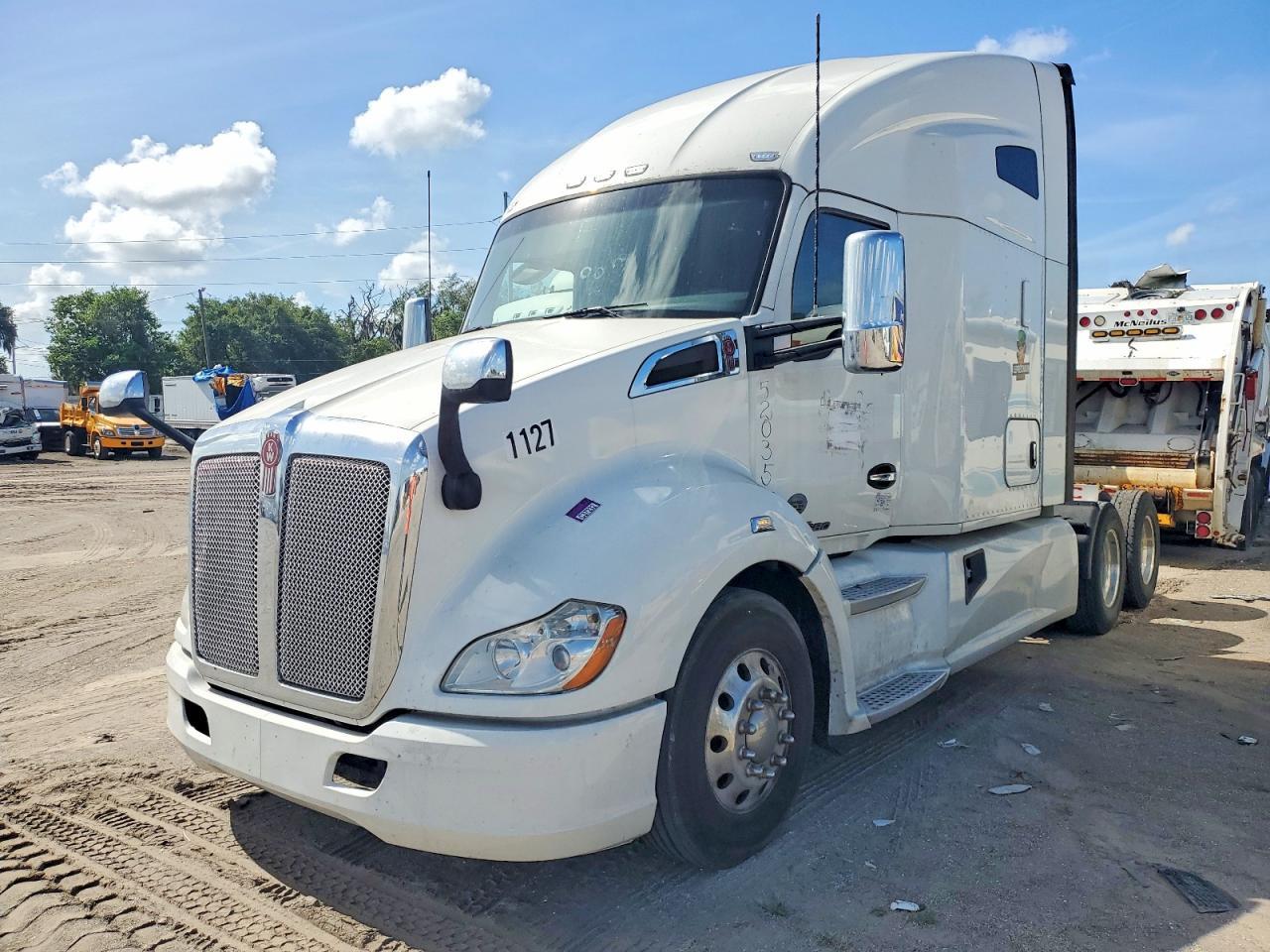 2020 Kenworth T680 Semi Truck