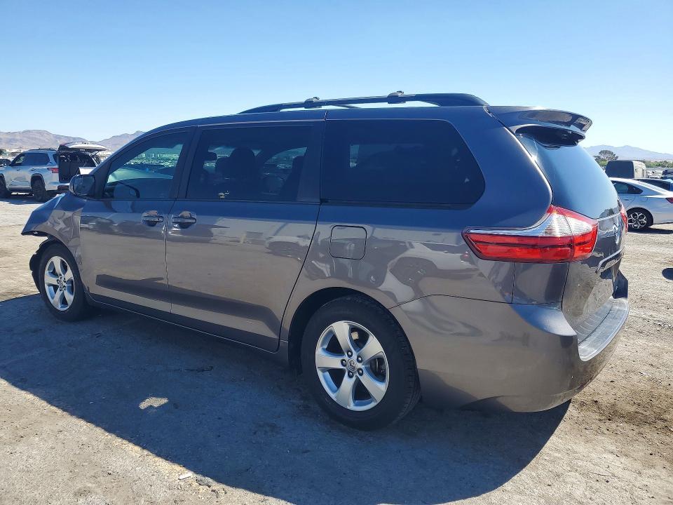 2015 Toyota Sienna le 8-passenger