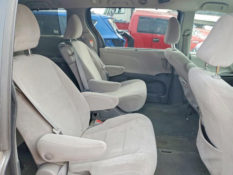 2018 Toyota Sienna le