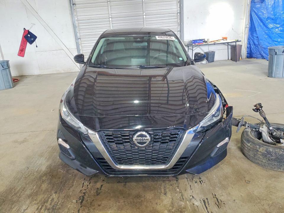 2021 Nissan Altima sv