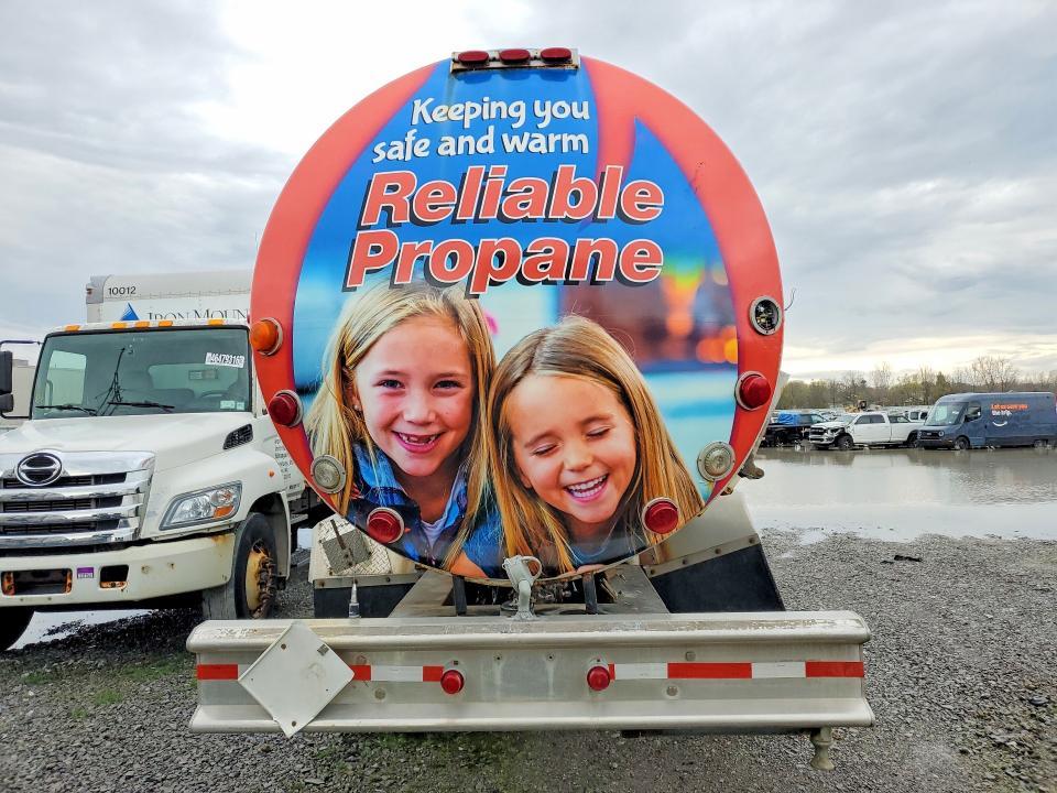 2016 International 4400 Propane Delivery Truck