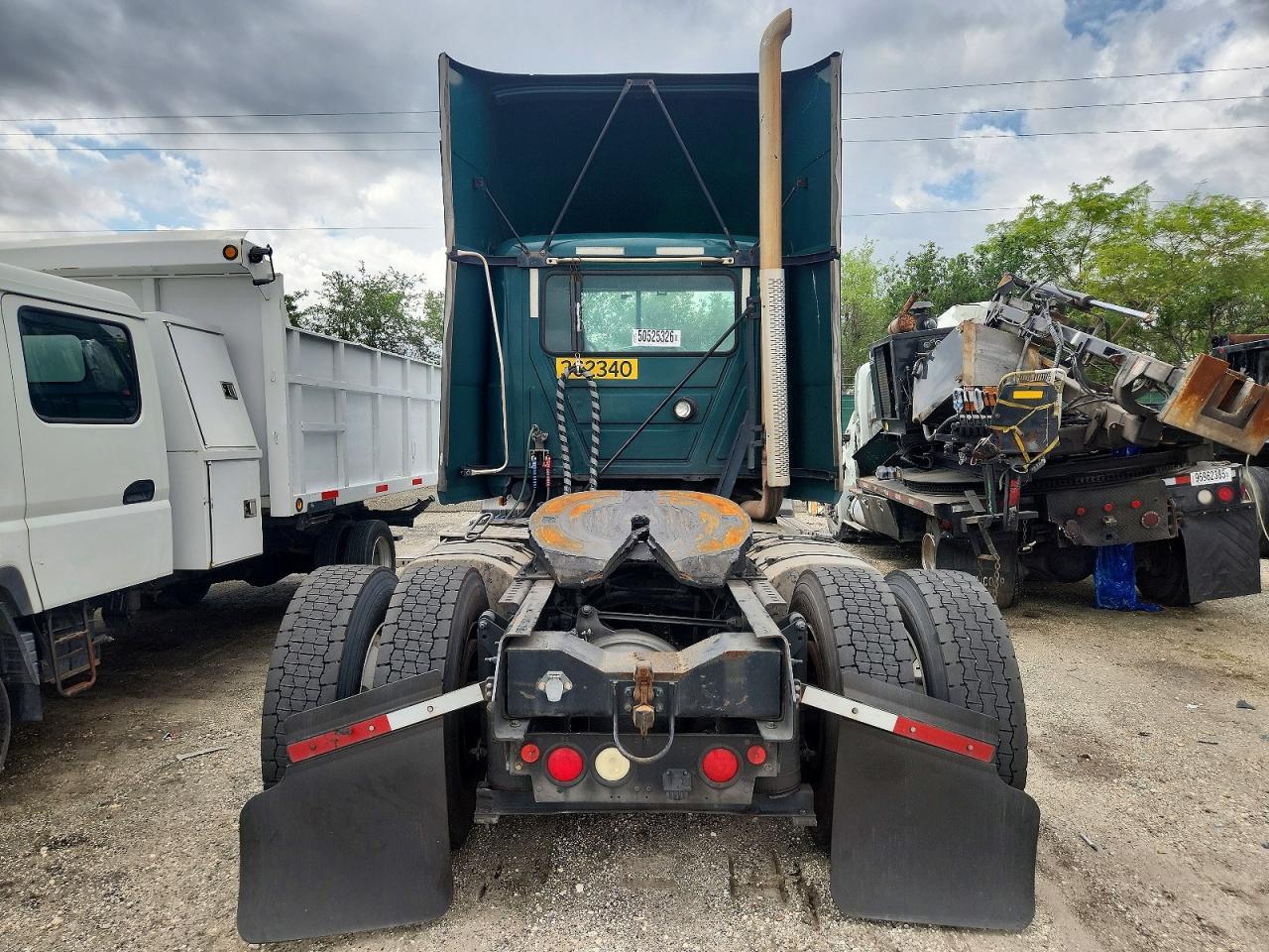 2017 Mack CXU612 Semi Truck