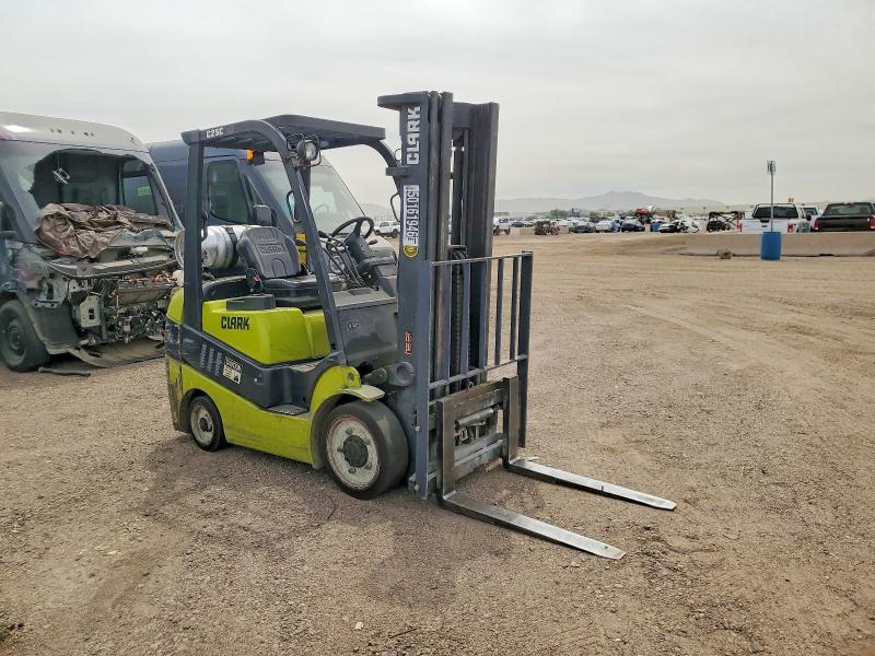 2016 Clark Forklift