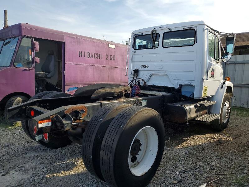 2004 Freightliner Medium CON-Truck Cab AND Chassis