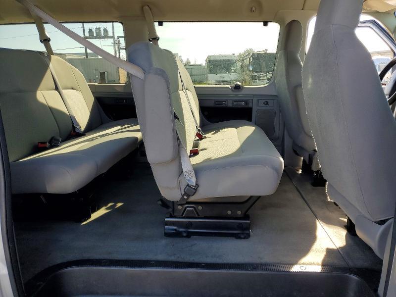 2014 Ford Econoline E350 Super Duty Wagon