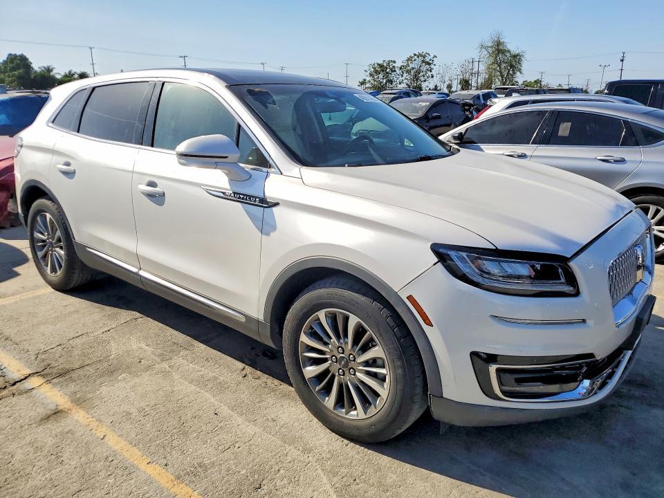 2019 Lincoln Nautilus Select