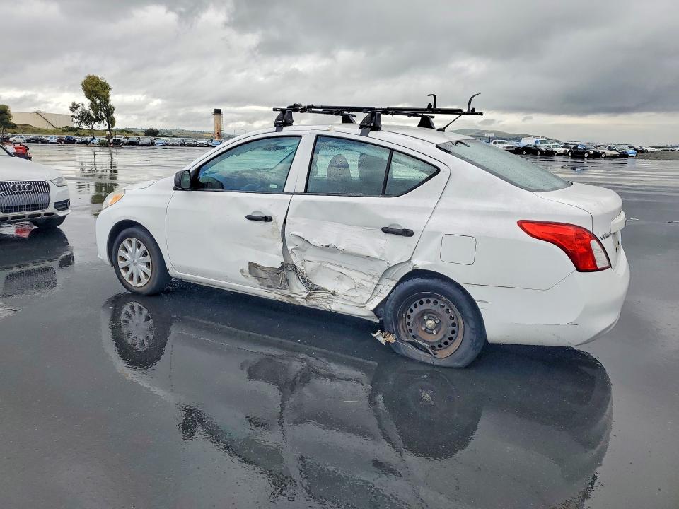 2013 Nissan Versa 1.6 s