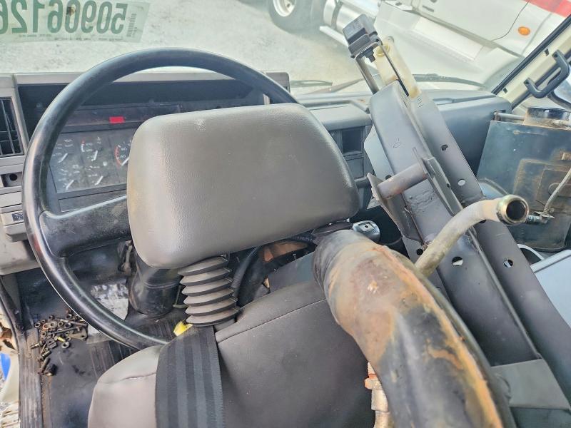 1997 Isuzu FRR BOX Truck