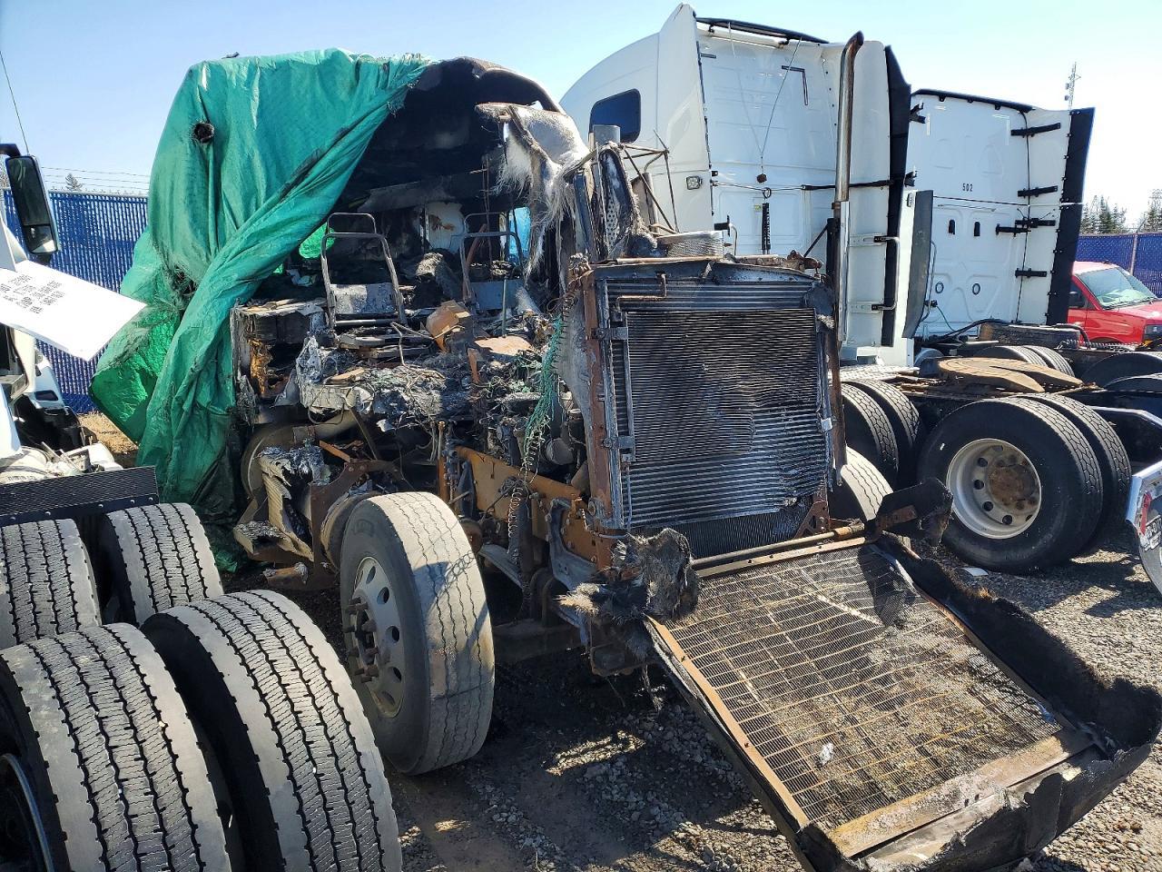 2022 Kenworth Construction W900