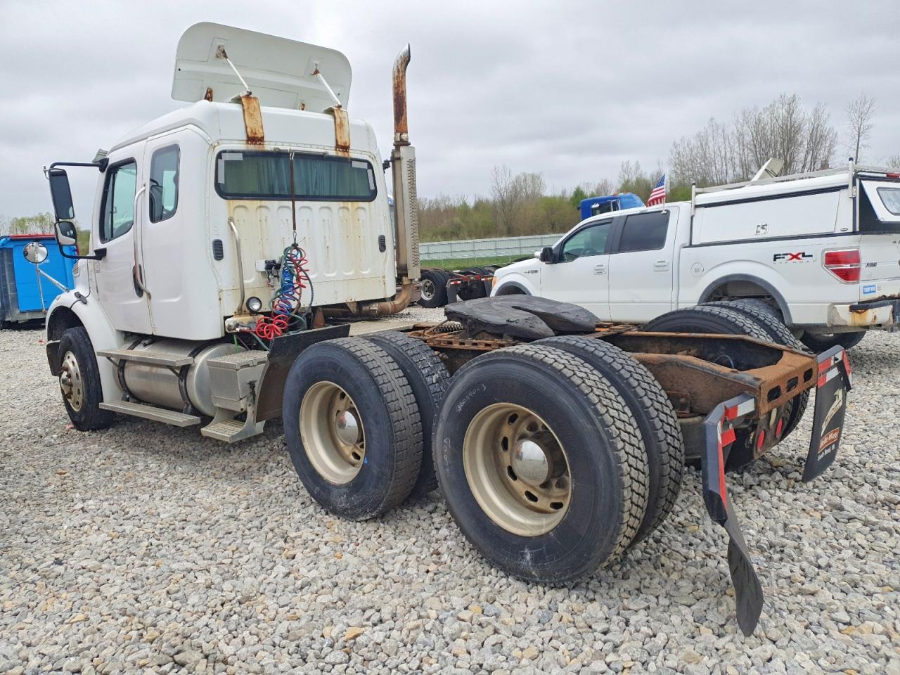 2005 Freightliner Business Class M2 Semi Truck