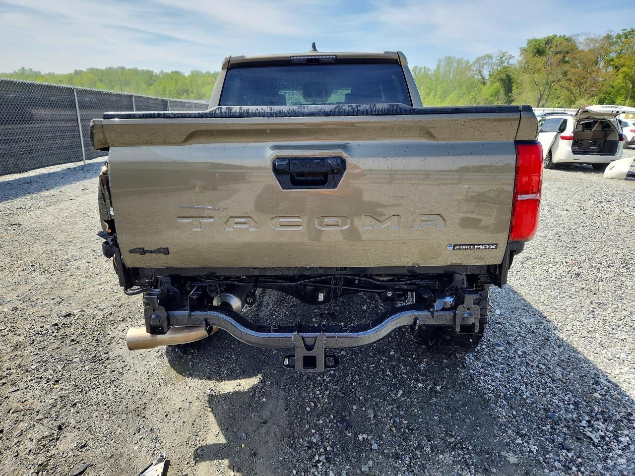 2025 Toyota Tacoma TRD OFF-ROAD HV