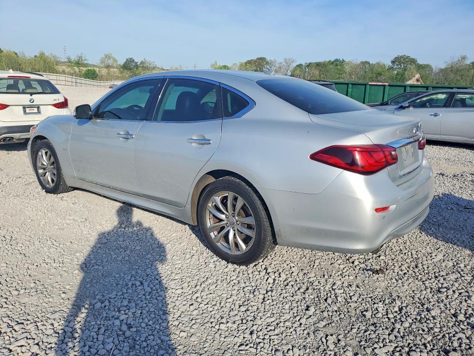 2015 Infiniti Q70 3.7