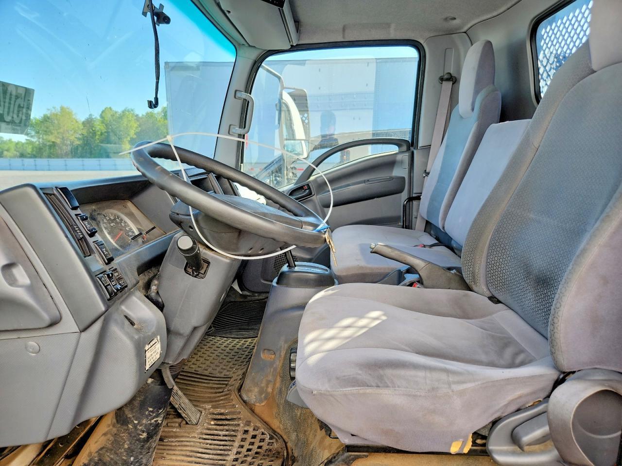 2016 Isuzu NRR