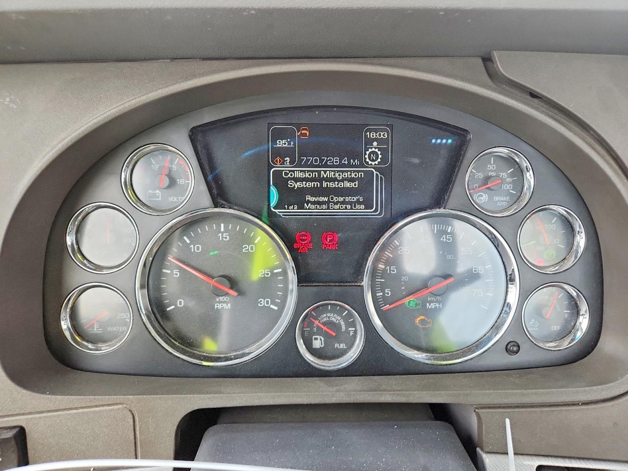 2016 Kenworth T680 Semi Truck