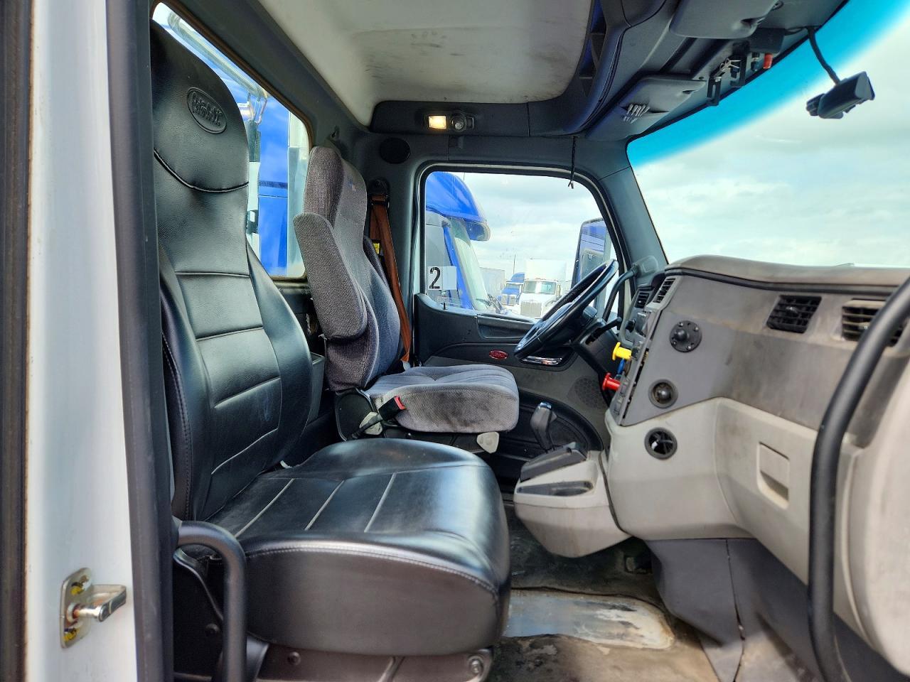 2017 Peterbilt 579 Semi Truck