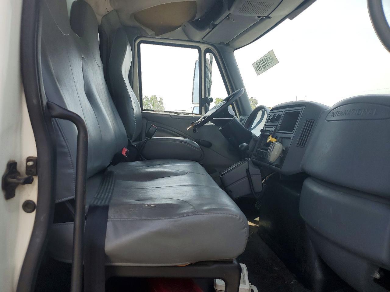 2005 International 4000 4200