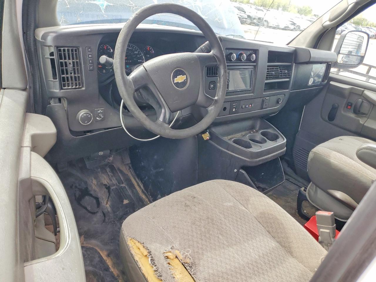 2015 Chev Rolet Express BOX Truck