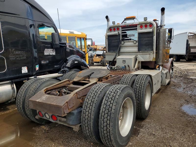 2000 Peterbilt 378 Semi Truck
