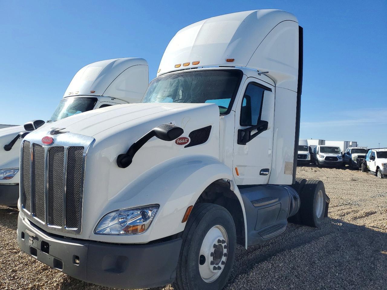 2019 Peterbilt 579 Semi Truck