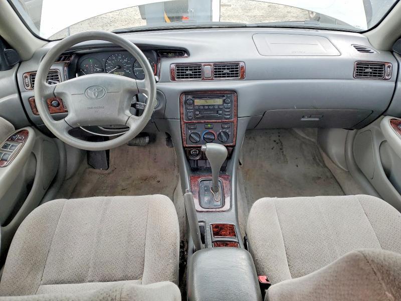 2000 Toyota Camry le