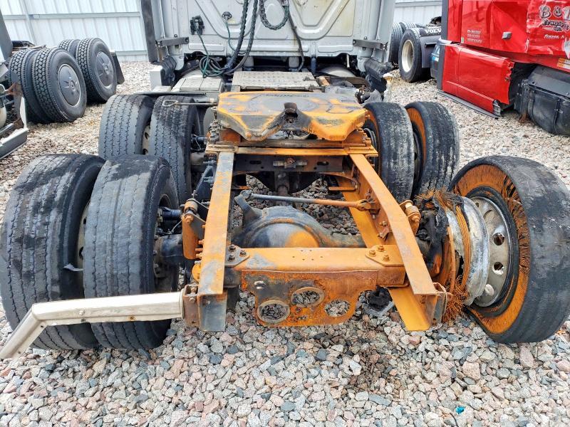 2019 Freigliner 2019 Freightliner Cascadia 126 Semi Truck
