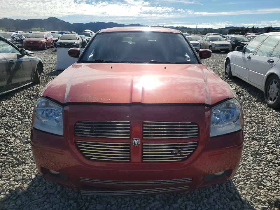 2005 Dodge Magnum r