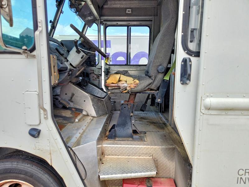 2016 Ford 1220 Delivery Truck