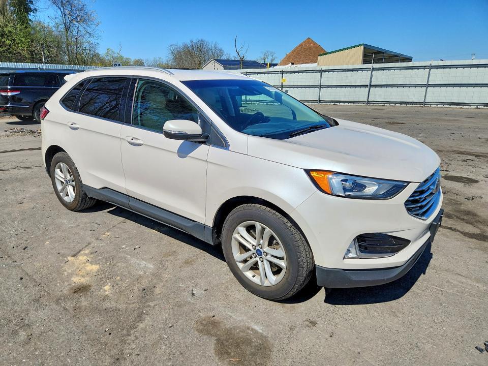 2019 Ford Edge sel