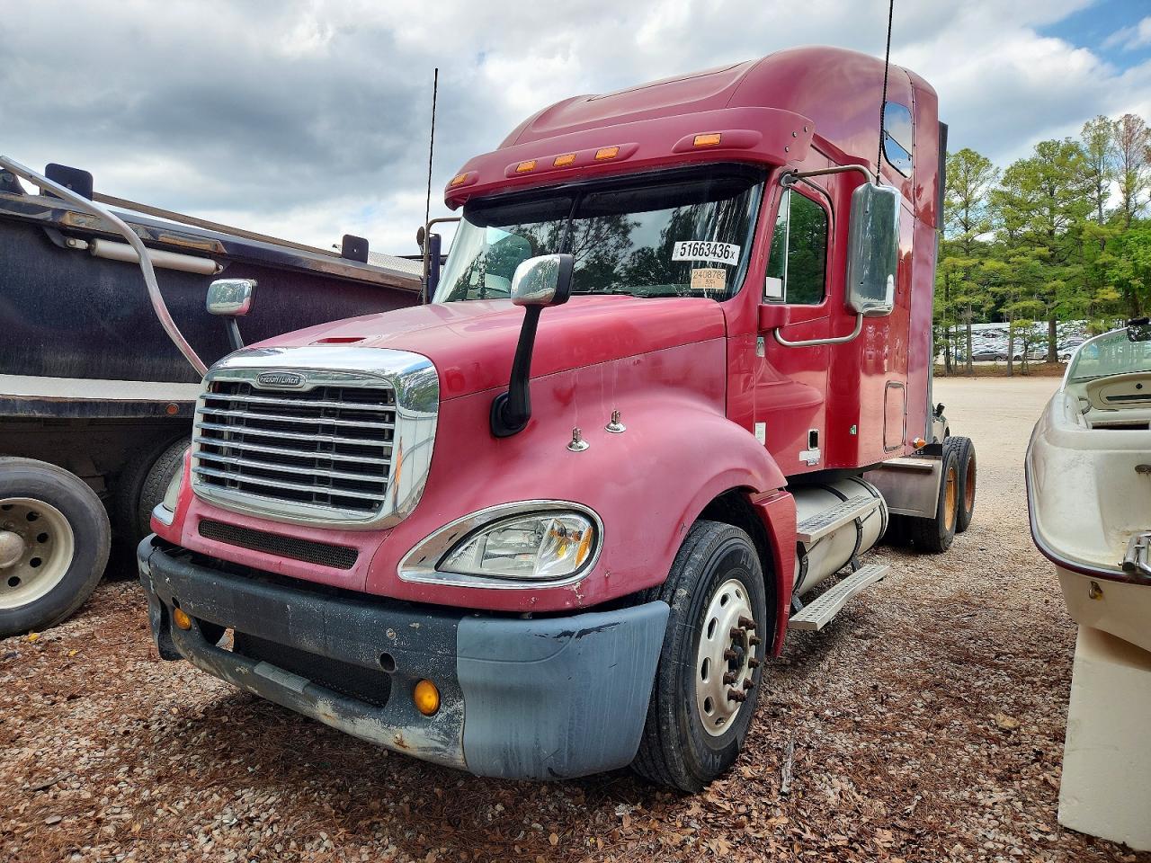 2009 Freigliner 2009 Freightliner Columbia 120 Semi Truck