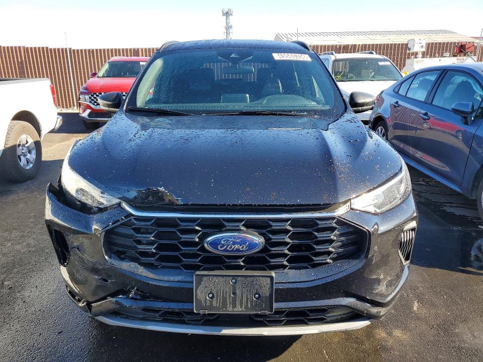 2023 Ford Escape st Line