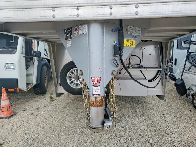 2020 Feathrlite 2020 Featherlite 9821-313D-STD Horse Trailer