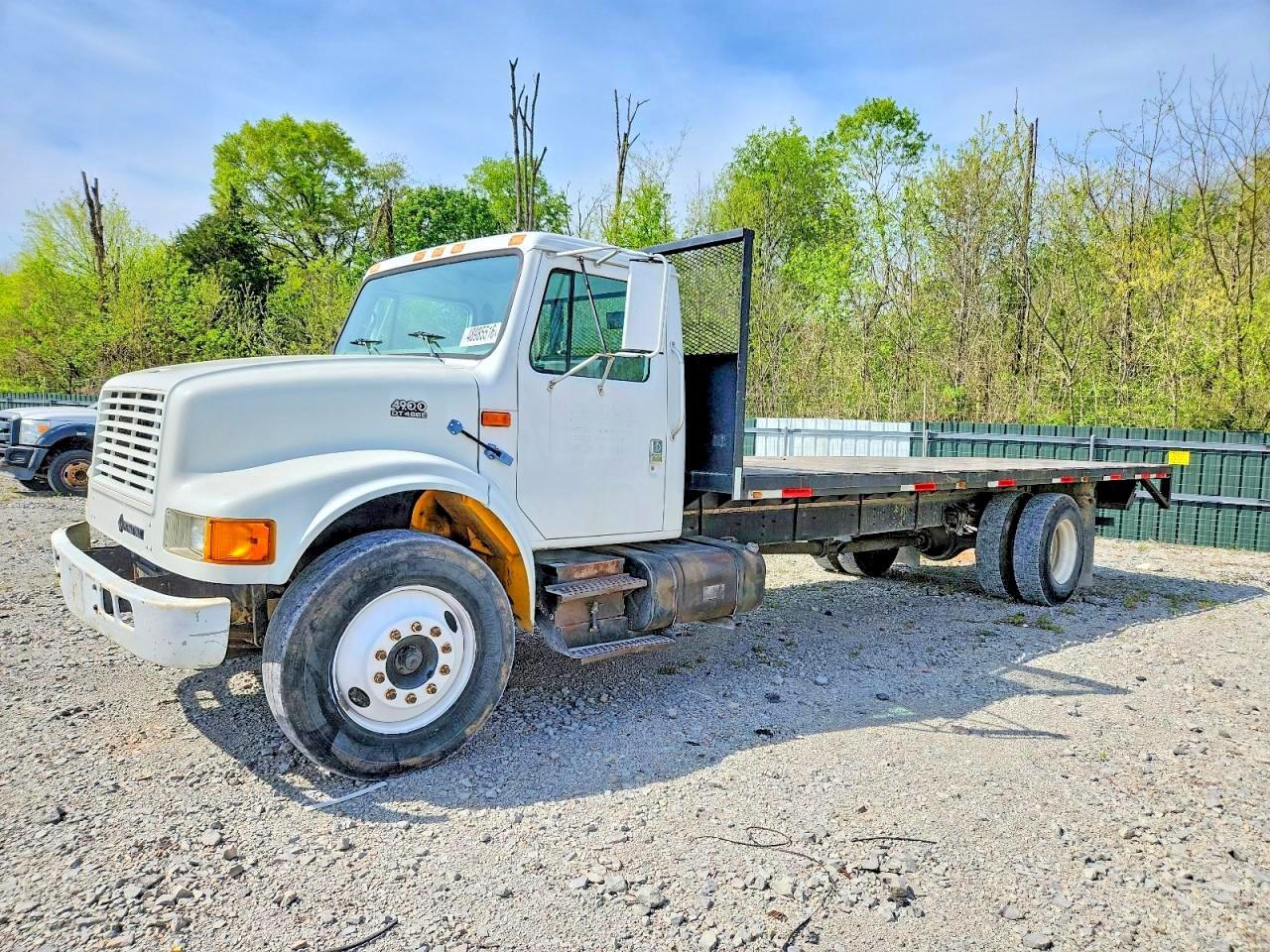 2000 International 4900