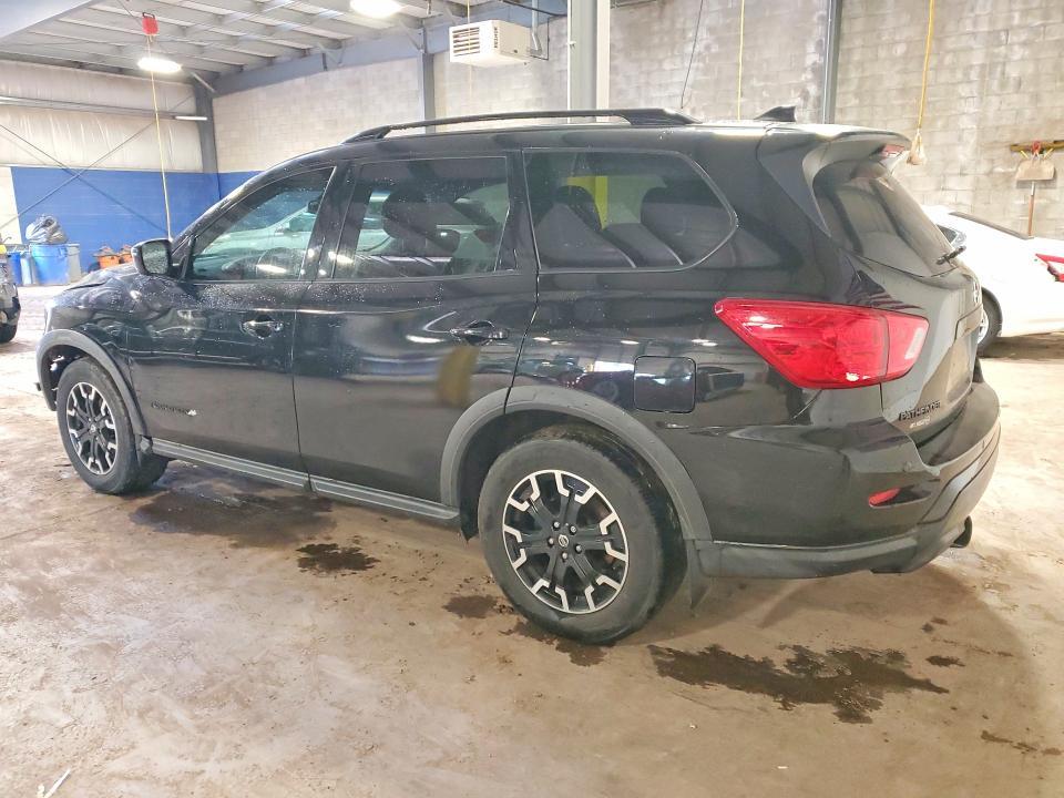 2019 Nissan Pathfinder sv