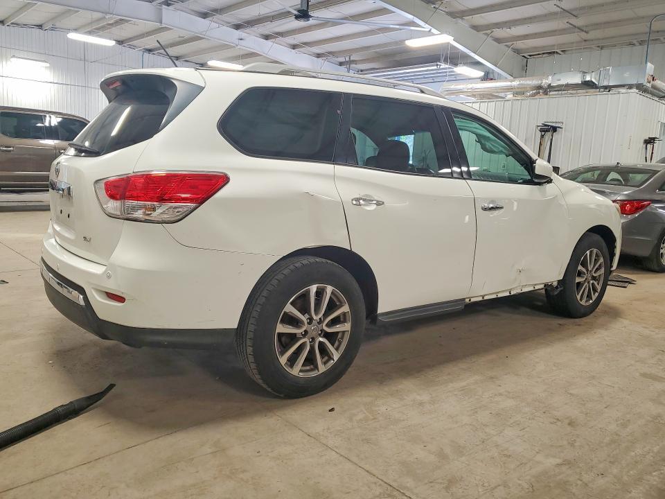 2016 Nissan Pathfinder sv