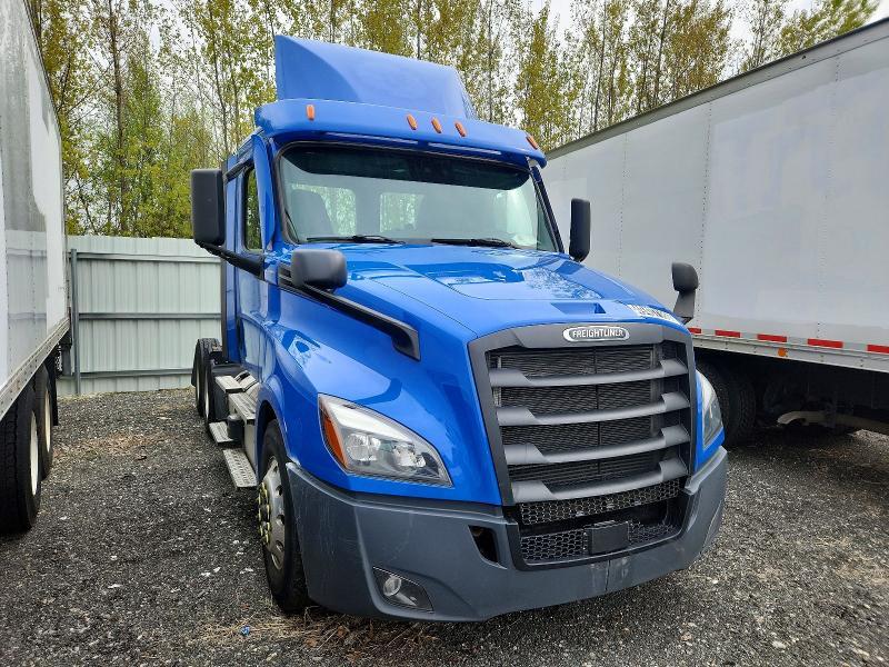 2022 Freigliner 2022 Freightliner Cascadia 126 Semi Truck