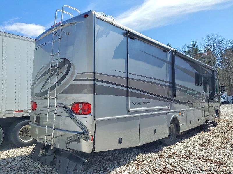 2005 Workhorse Custom Chassis Motorhome Chassis W22
