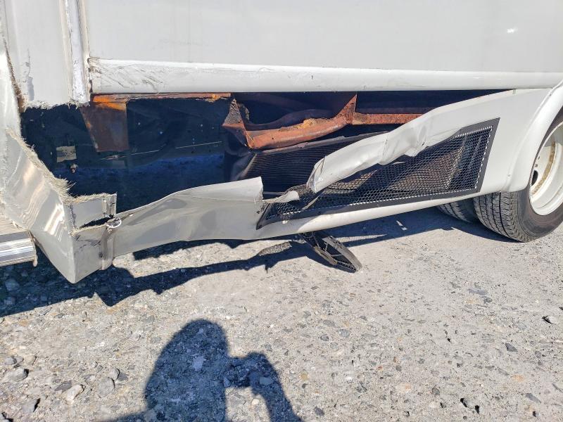 2015 Ford Econoline E350 Super Duty Cutaway Van