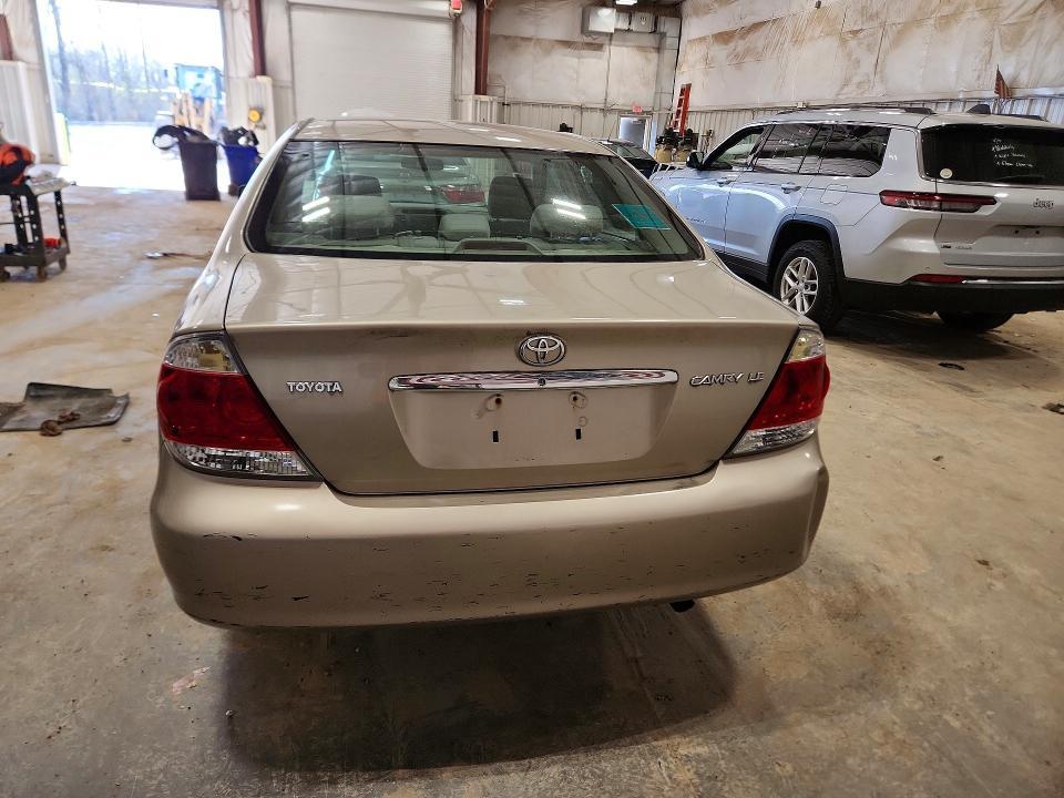 2006 Toyota Camry le