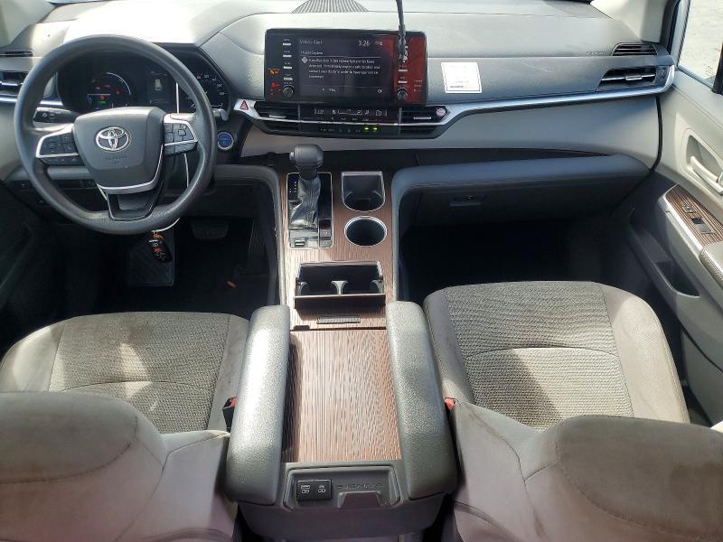 2021 Toyota Sienna le 8-passenger