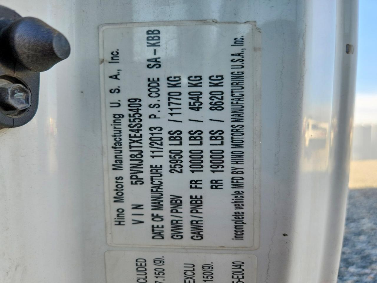 2014 Hino 258/268 Truck Cab AND Chassis