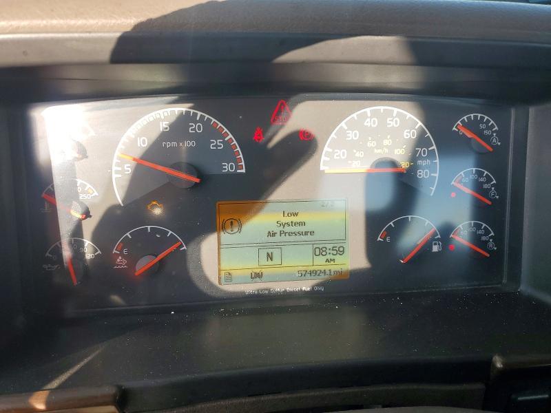 2017 Volvo VN VNL-Semi Truck