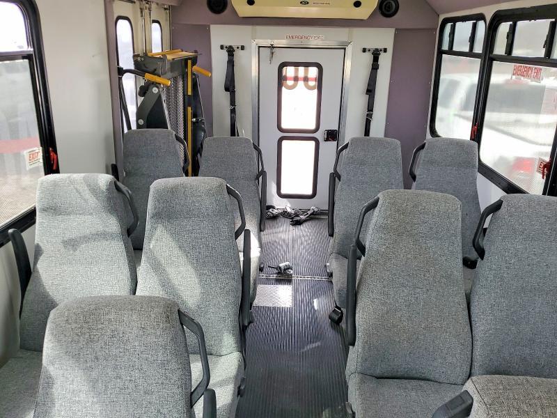2015 Ford E450 Shuttle Bus