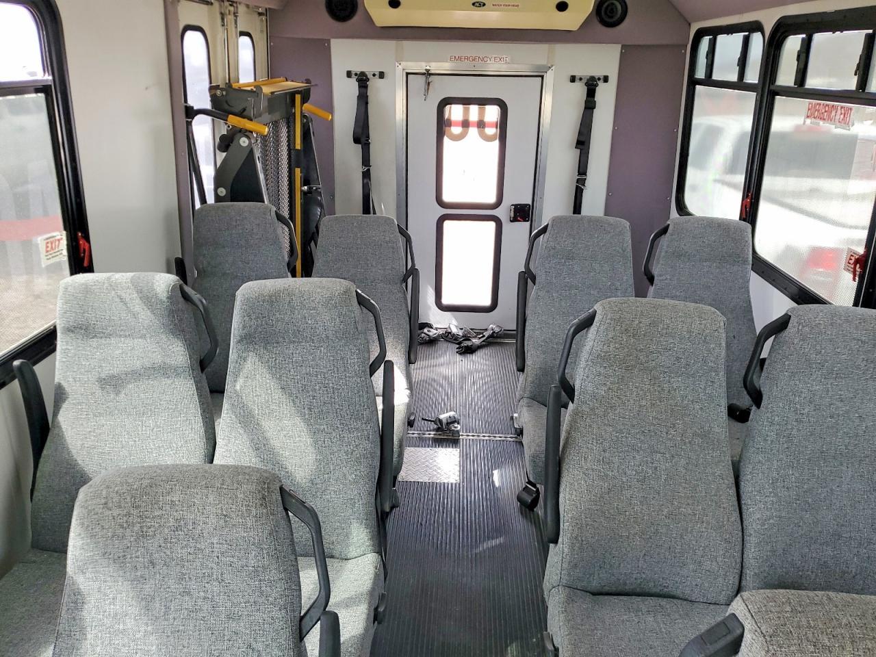 2015 Ford E450 Shuttle Bus
