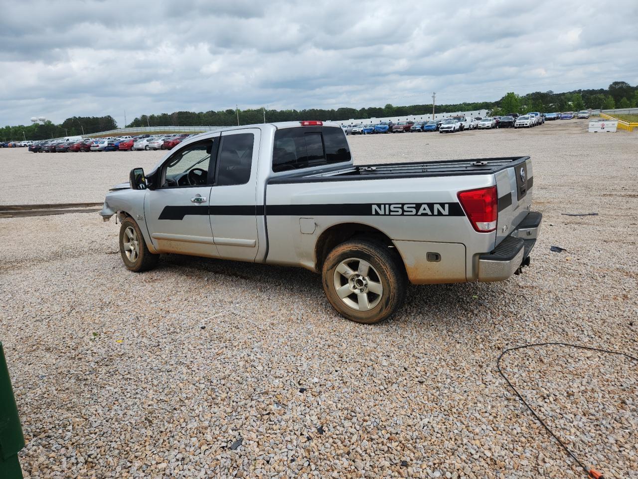 2004 Nissan Titan XE