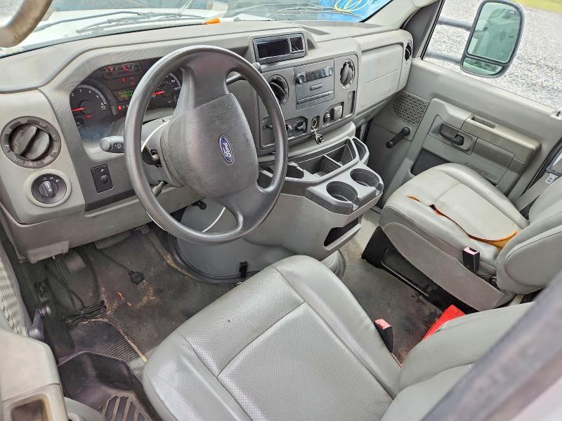 2013 Ford E250 BOX Truck