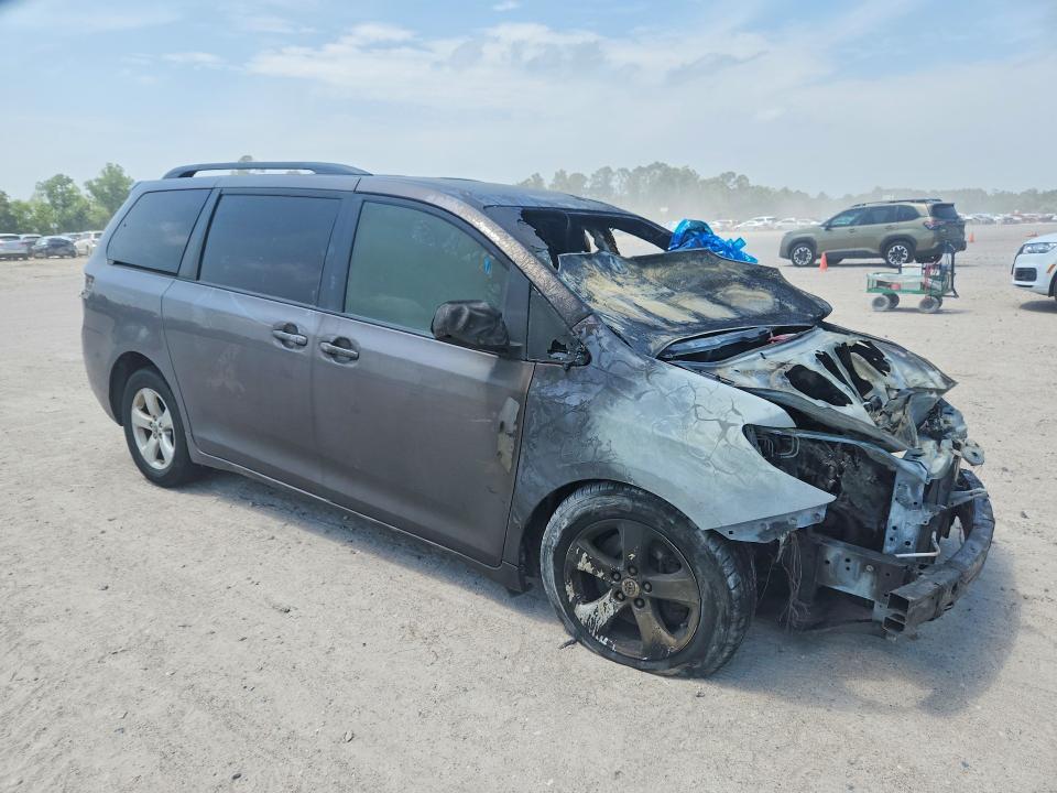 2016 Toyota Sienna le